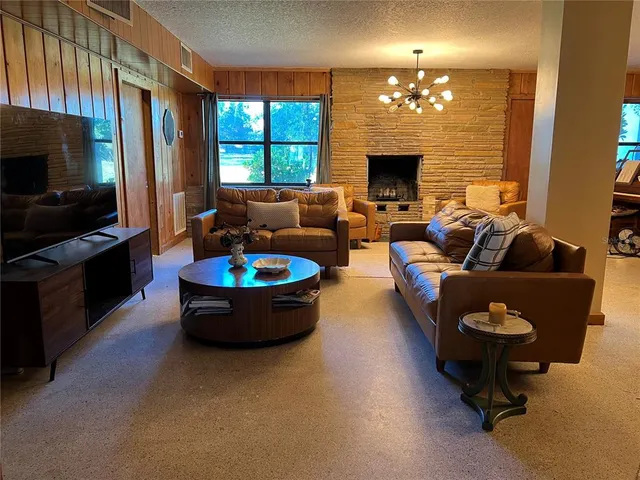 $625,000 | 9279 Silver Lake Drive, Leesburg, FL 34788