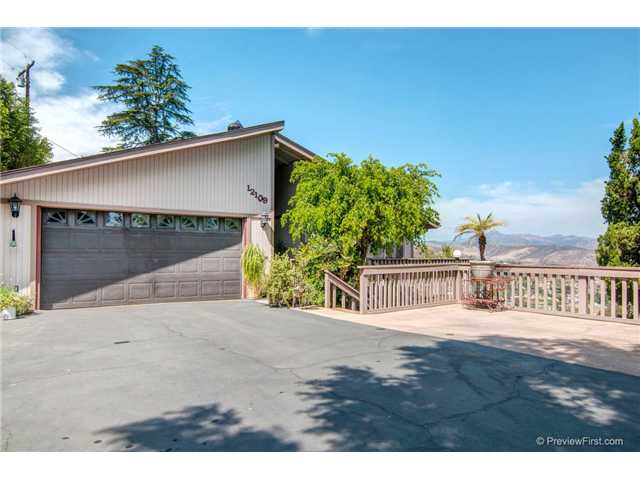 12109 Serena Road Lakeside, CA 92040 - Photo 1 of 25 Gallery Image 1