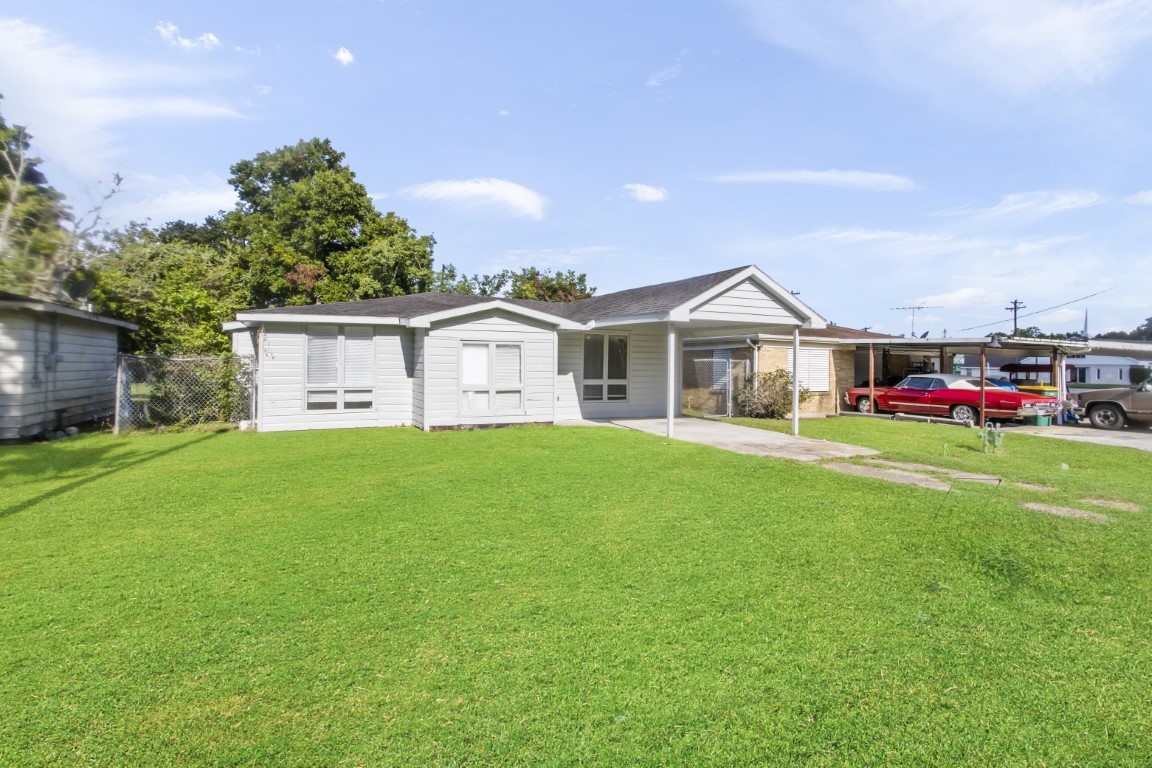 208 Preston Street La Marque, TX 77568 - Photo 1 of 34
