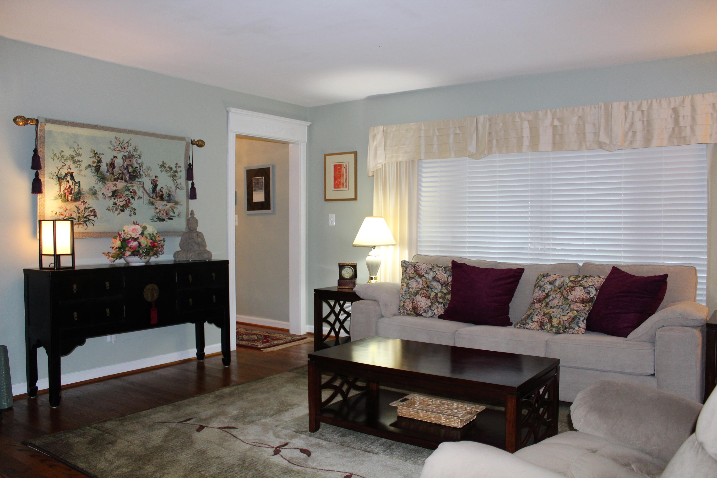 2749 Lofton Road Southwest Roanoke, VA 24015 - Photo 11 of 52 Living room