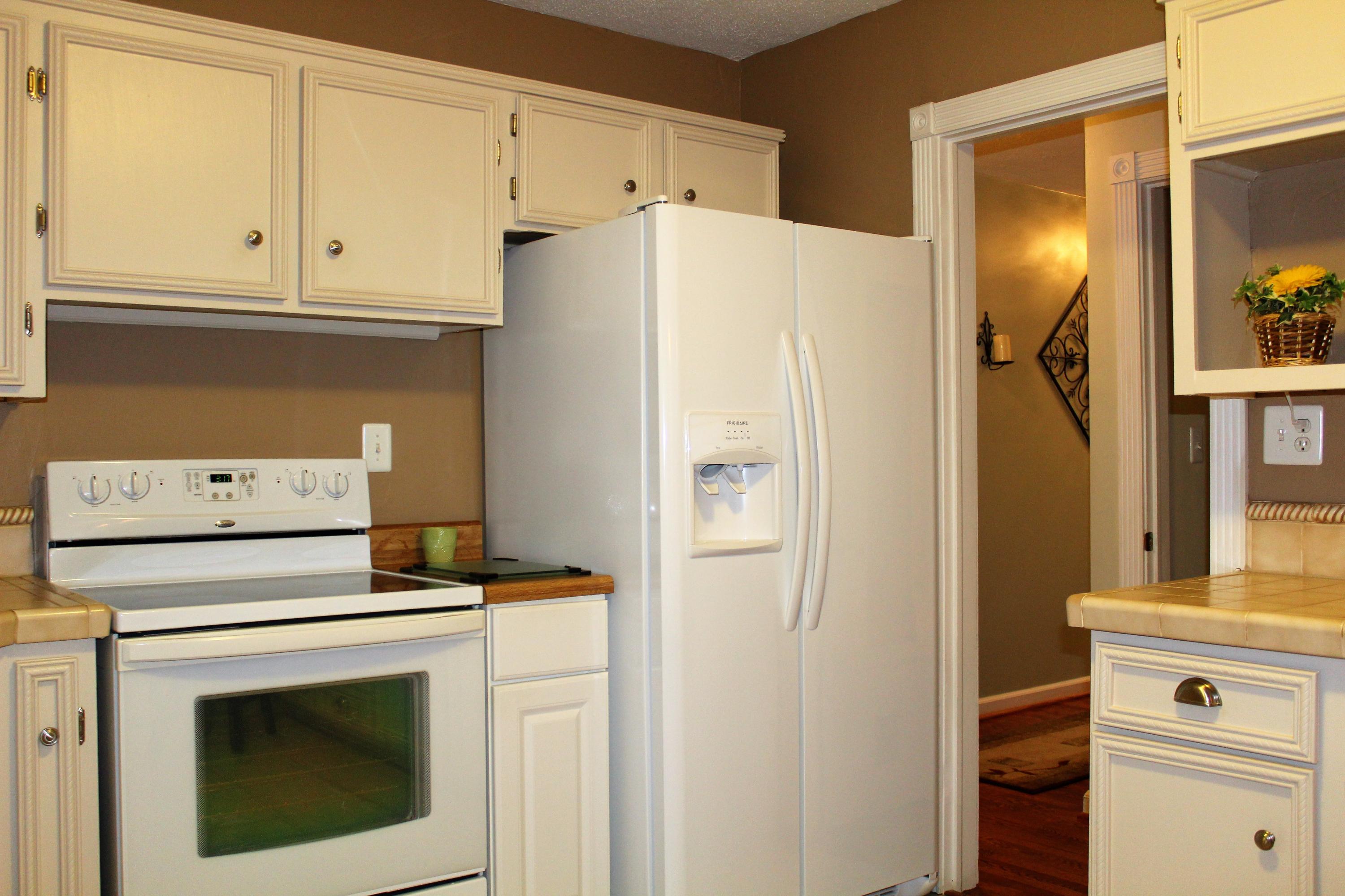 2749 Lofton Road Southwest Roanoke, VA 24015 - Photo 15 of 52 Kitchen