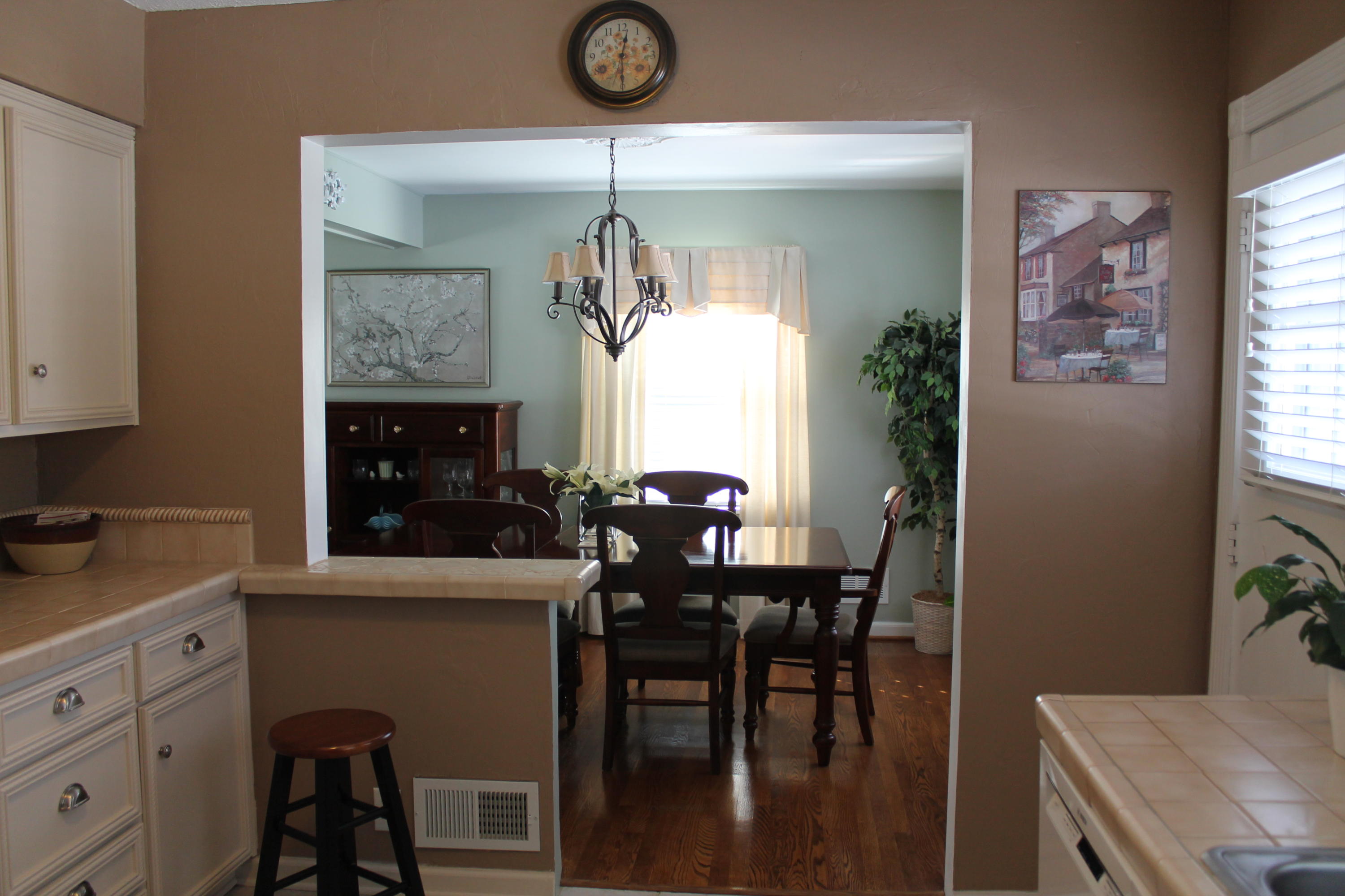 2749 Lofton Road Southwest Roanoke, VA 24015 - Photo 18 of 52 Kitchen towards dining room