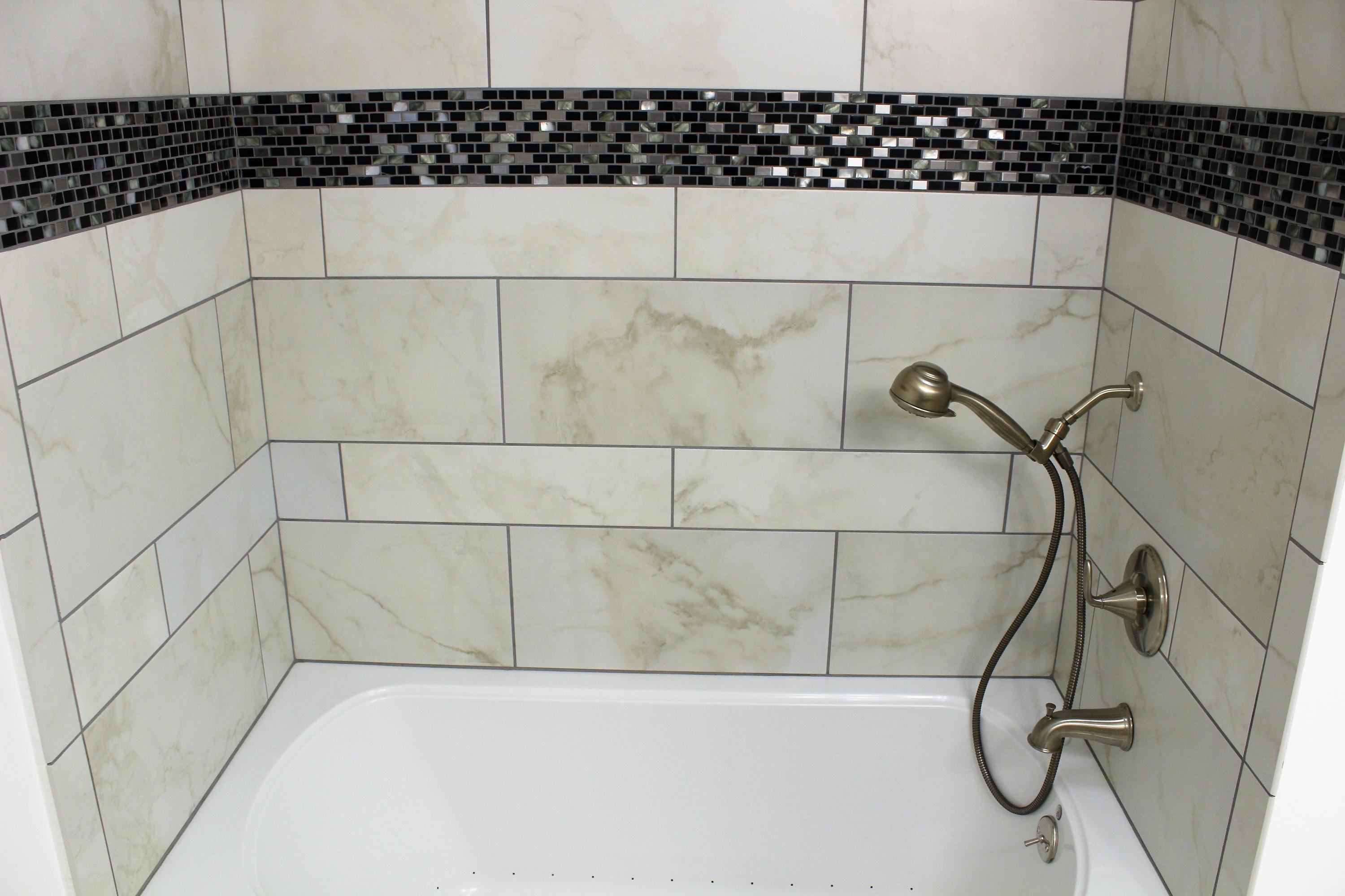 2749 Lofton Road Southwest Roanoke, VA 24015 - Photo 29 of 52 Spa tub with air jets