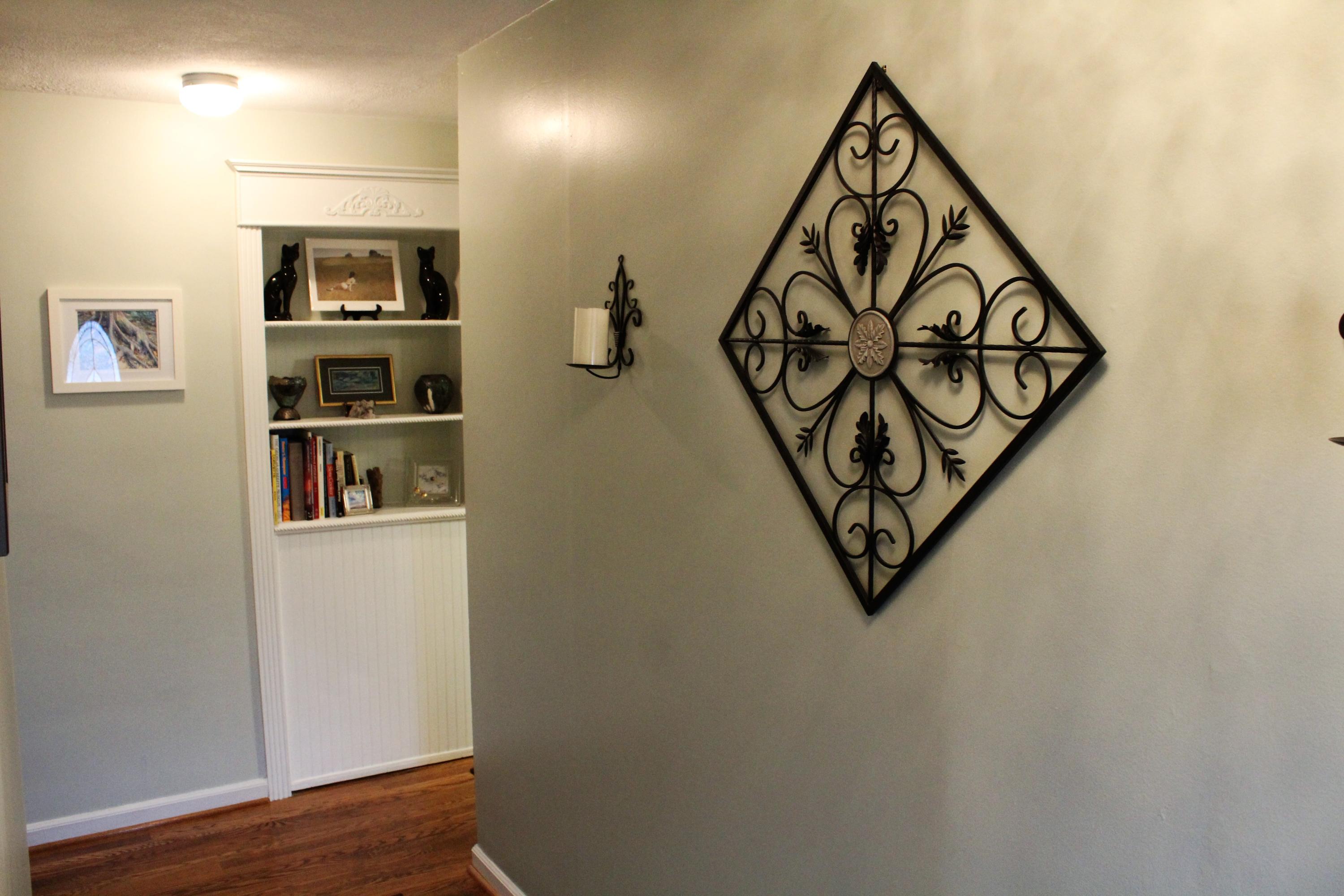 2749 Lofton Road Southwest Roanoke, VA 24015 - Photo 5 of 52 Foyer shelving