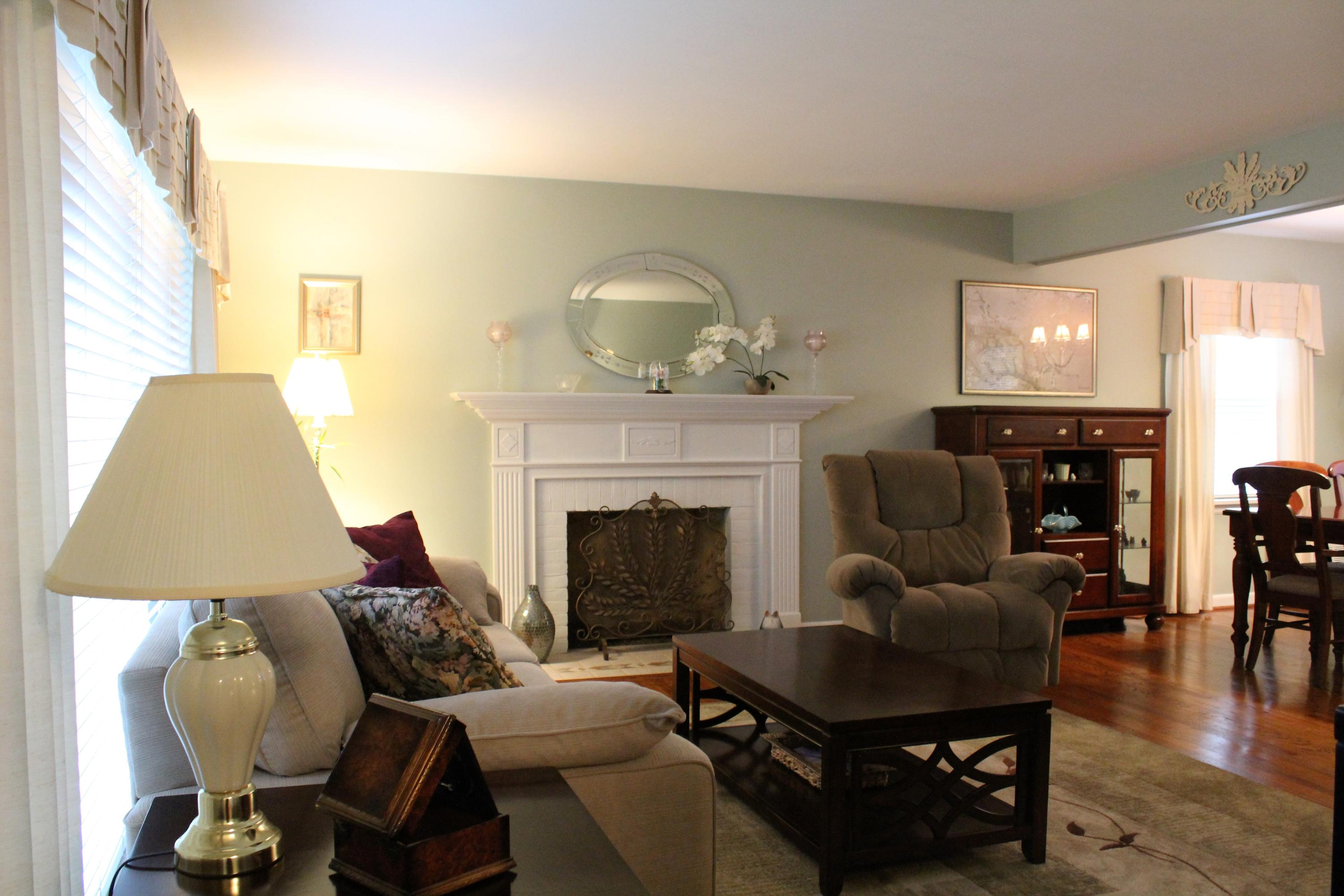 2749 Lofton Road Southwest Roanoke, VA 24015 - Photo 10 of 52 Living room