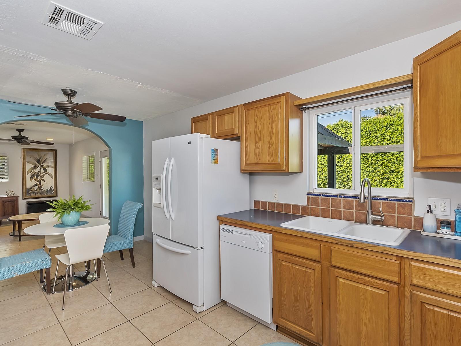 2280 East Powell Road Palm Springs, CA 92262 - Photo 14 of 36 013_KitchenDining