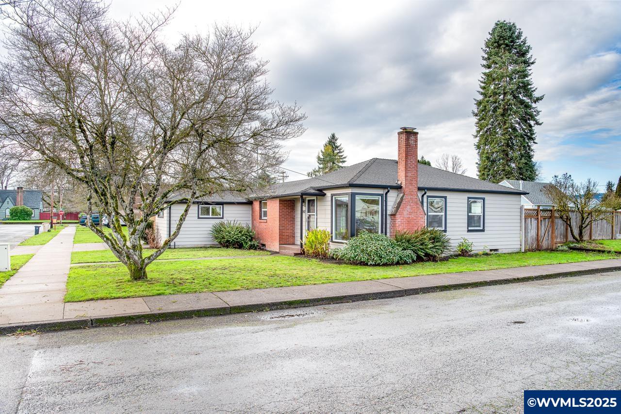 742 Walnut Street Lebanon, OR 97355 - Photo 6 of 42 Gallery Image 6