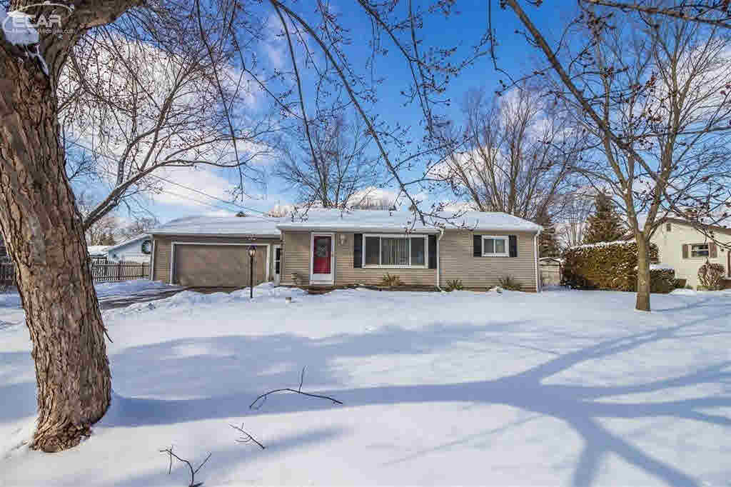 4399 Grange Hall Road Holly, MI 48442 - Photo 2 of 36 21412540-1.JPG