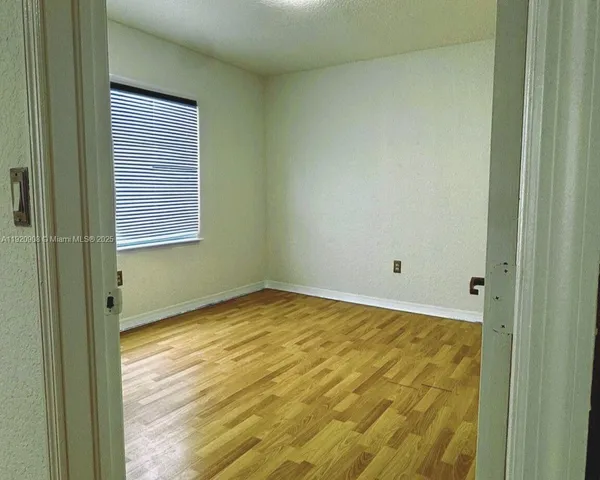 $1,750 | 7326 Collins Avenue, Unit 205, Miami Beach, FL 33141