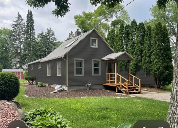$434,900 | 5535 Lake Mendota Drive, Madison, WI 53705