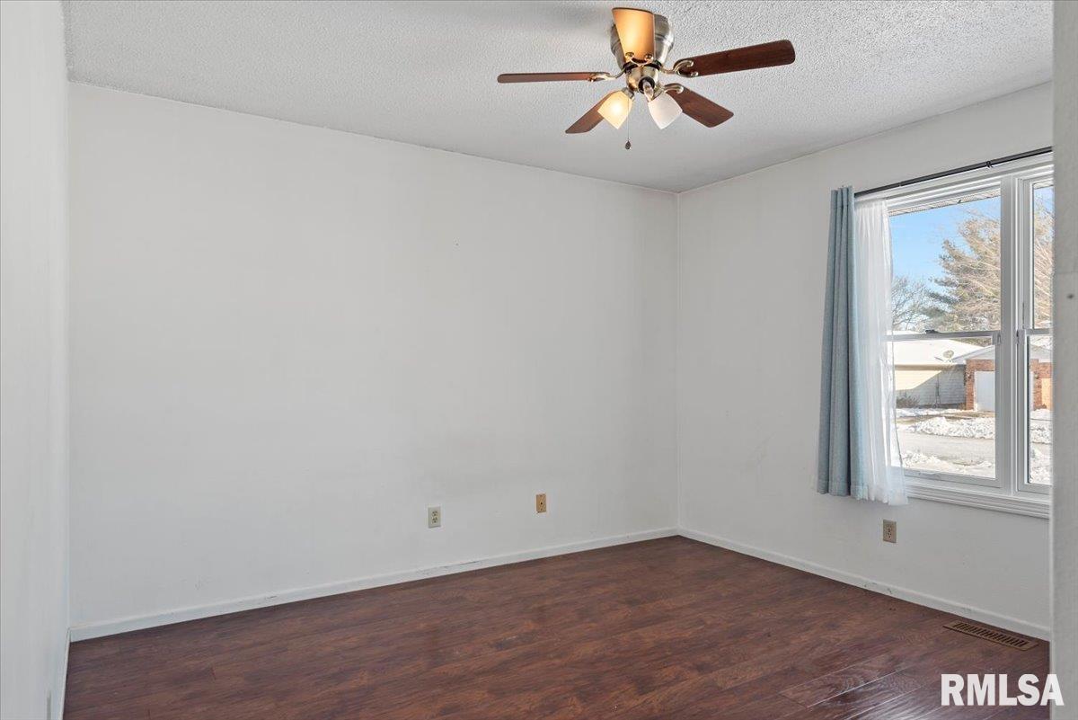 209 Astoria Road Springfield, IL 62704 - Photo 19 of 25