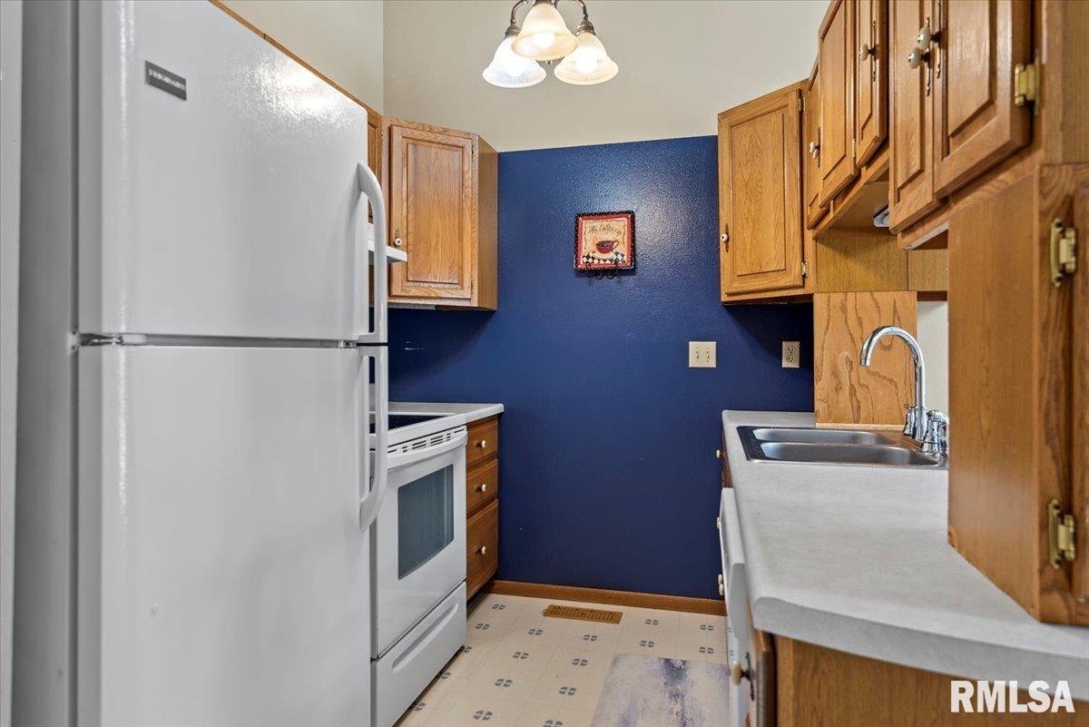 209 Astoria Road Springfield, IL 62704 - Photo 5 of 25