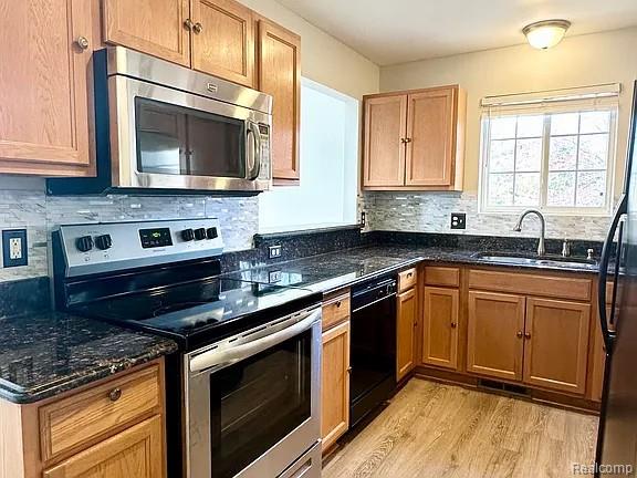 1075 Beaver Run Troy, MI 48083 - Photo 7 of 29