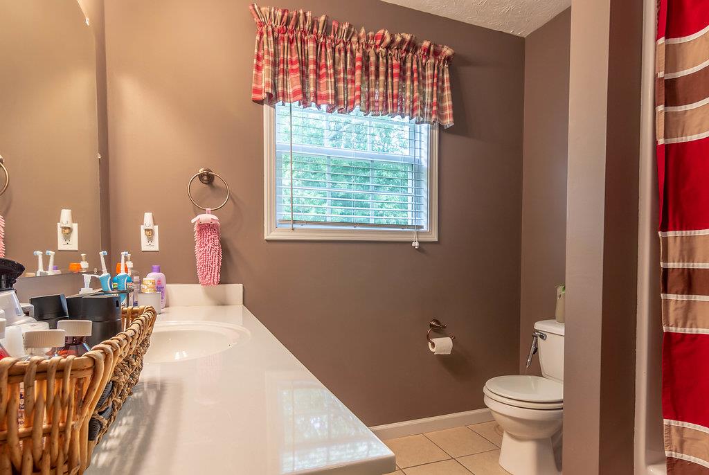 72 Vantrease Road Brush Creek, TN 38547 - Photo 11 of 25 Hall bath