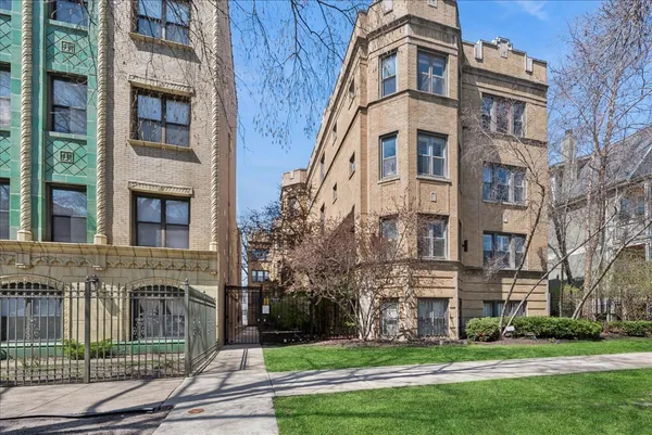 $275,000 | 4446 North Wolcott Avenue, Unit 1B, Chicago, IL 60640