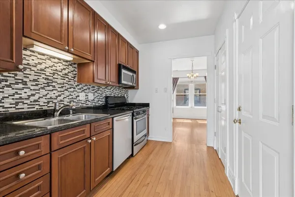 $275,000 | 4446 North Wolcott Avenue, Unit 1B, Chicago, IL 60640