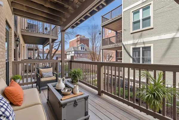 $275,000 | 4446 North Wolcott Avenue, Unit 1B, Chicago, IL 60640