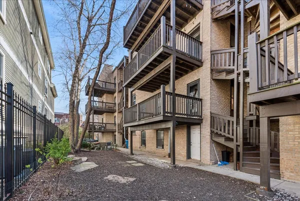 $275,000 | 4446 North Wolcott Avenue, Unit 1B, Chicago, IL 60640