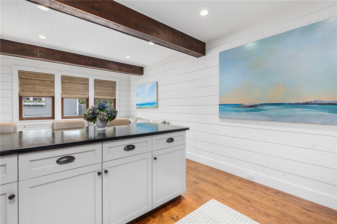 5 Ledge Road Newport, RI 02840 - Photo 13 of 38