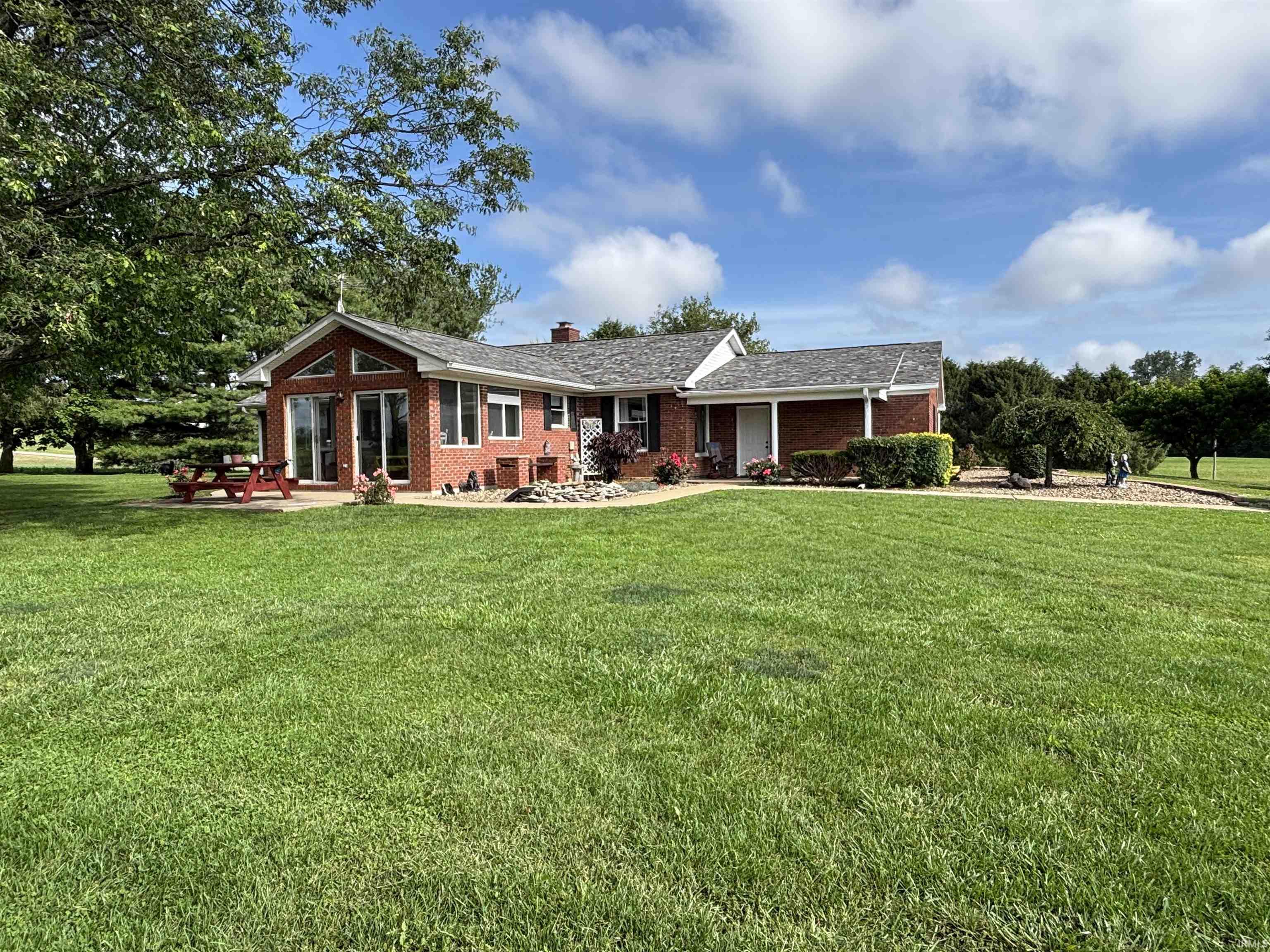 747 East Lewellen Road Salem, IN 47167 - Photo 4 of 36