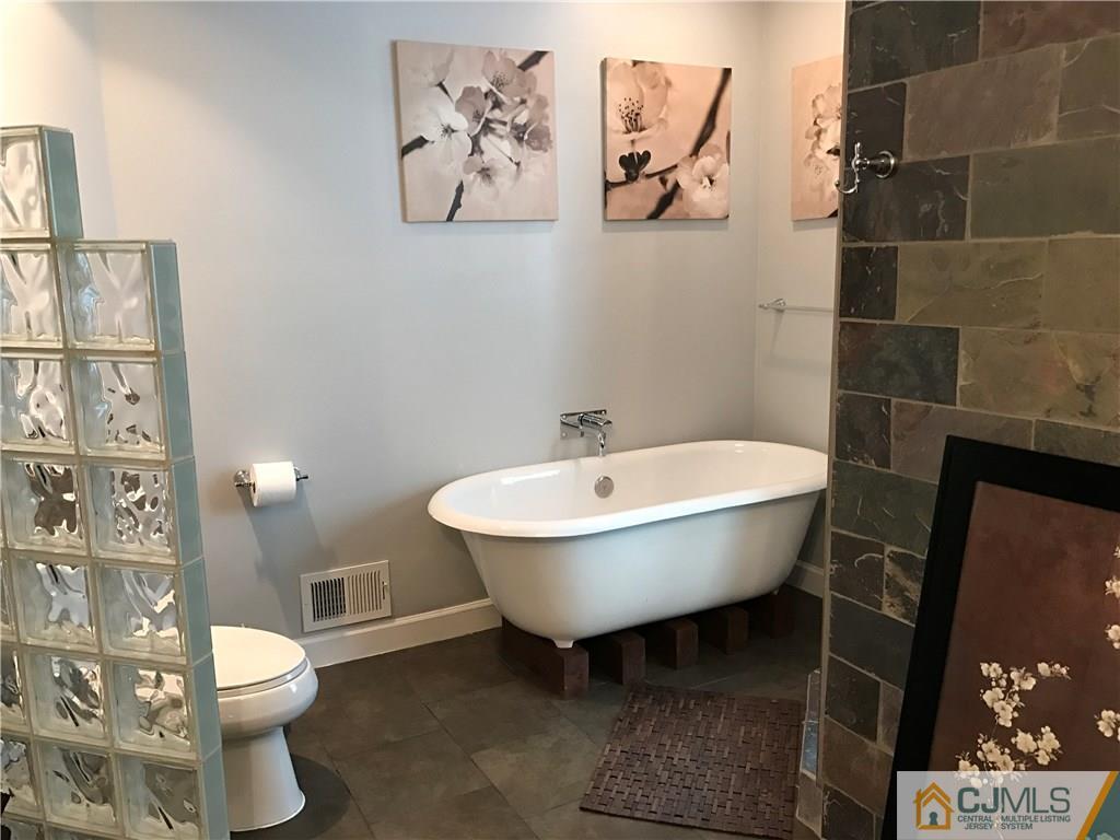 32 Oakland Road Old Bridge, NJ 08857 - Photo 14 of 22 Gallery Image 14