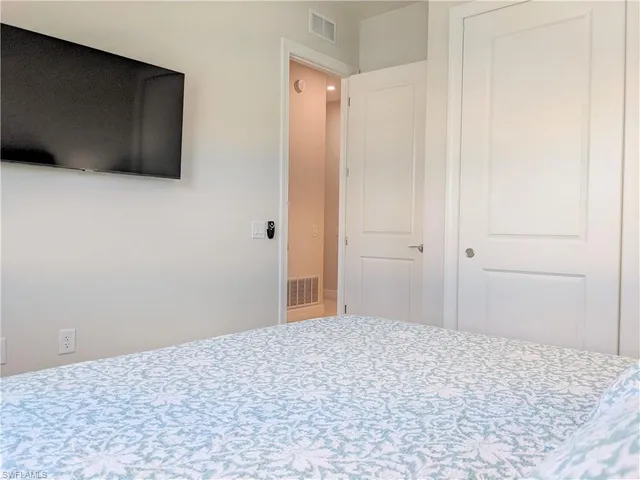 a view of a livingroom with an empty space