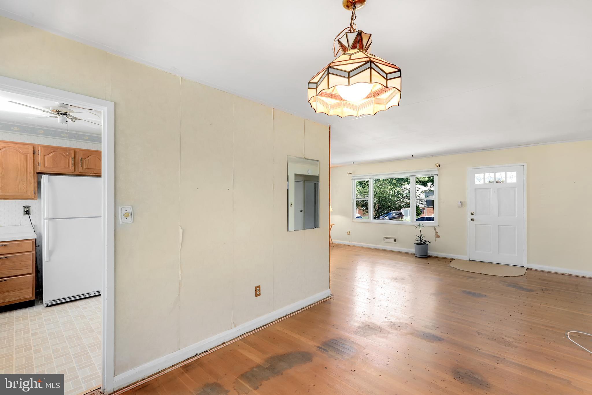 925 Marksworth Road Baltimore, MD 21228 - Photo 7 of 30