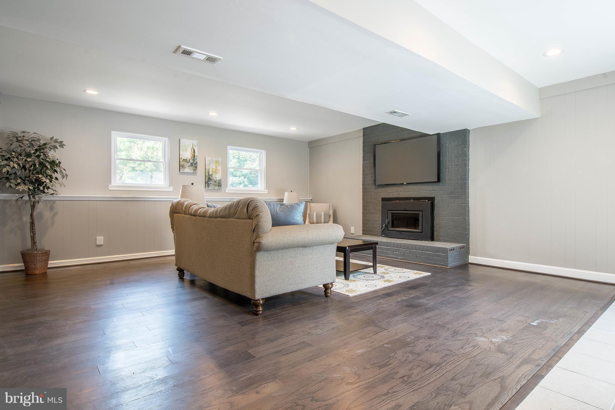 3431 Clayton Road Joppa, MD 21085 - Photo 14 of 22 Living Room