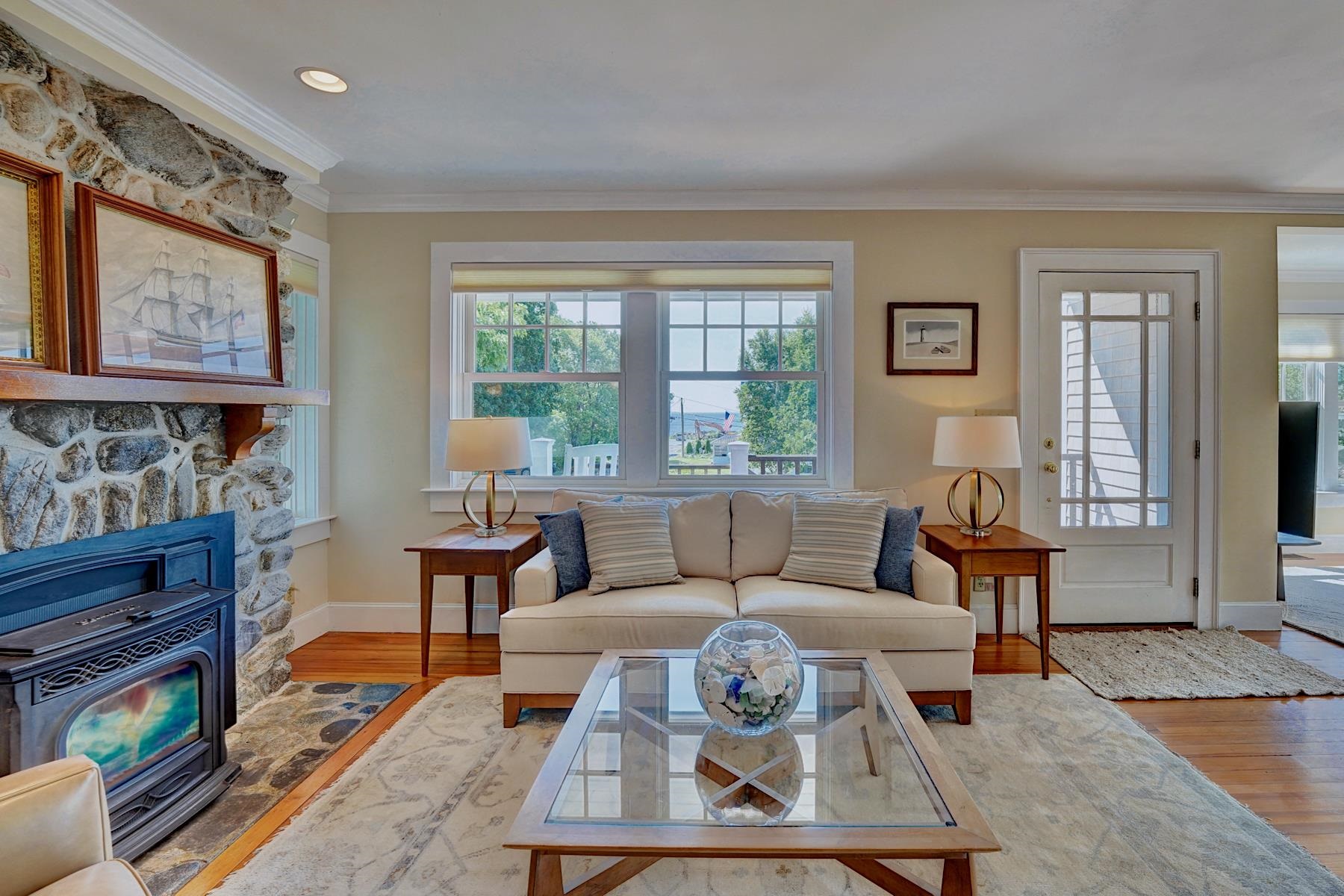 26 Neptune Drive Rye, NH 03870 - Photo 4 of 35
