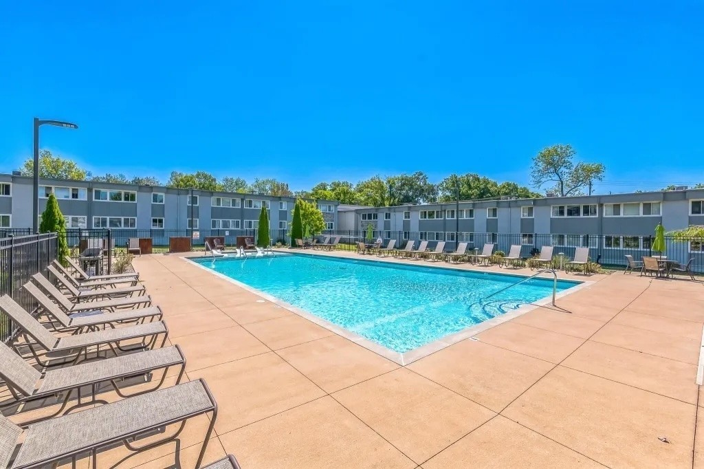 1900 Richard Jones Road, Unit K1 Nashville, TN 37215 - Photo 19 of 26 a view of swimming pool with outdoor seating and city view