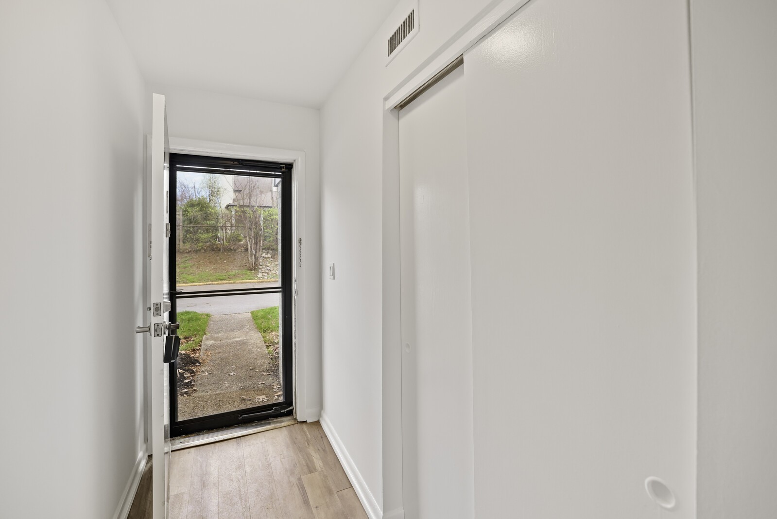 1900 Richard Jones Road, Unit K1 Nashville, TN 37215 - Photo 4 of 26 a view of a front door
