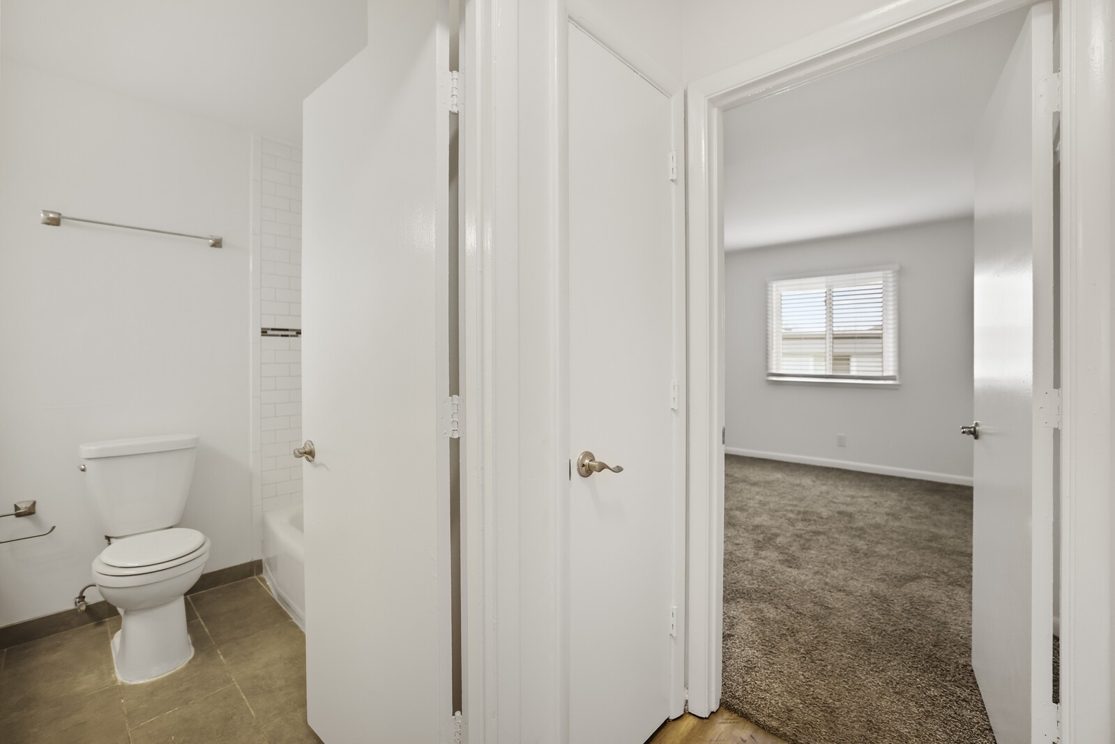 1900 Richard Jones Road, Unit K1 Nashville, TN 37215 - Photo 9 of 26 a bathroom with a toilet and a sink