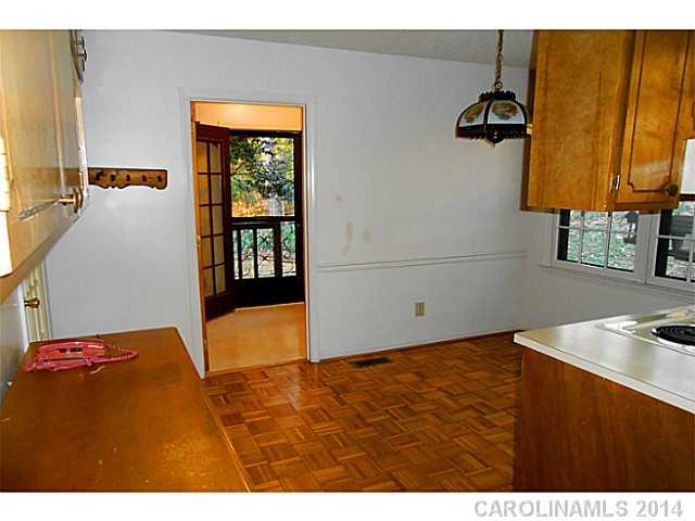810 Kelly Road Mount Holly, NC 28120 - Photo 13 of 16 Gallery Image 13