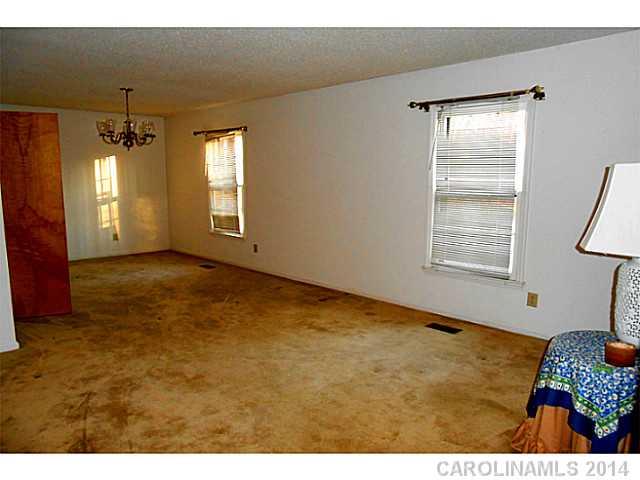 810 Kelly Road Mount Holly, NC 28120 - Photo 14 of 16 Gallery Image 14