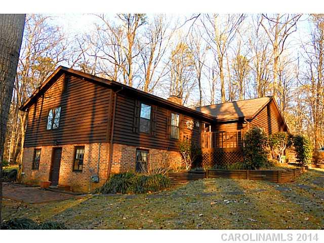 810 Kelly Road Mount Holly, NC 28120 - Photo 3 of 16 Gallery Image 3