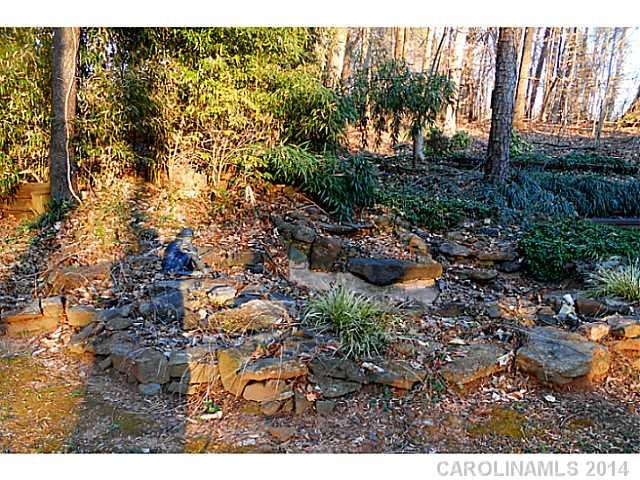 810 Kelly Road Mount Holly, NC 28120 - Photo 9 of 16 Gallery Image 9