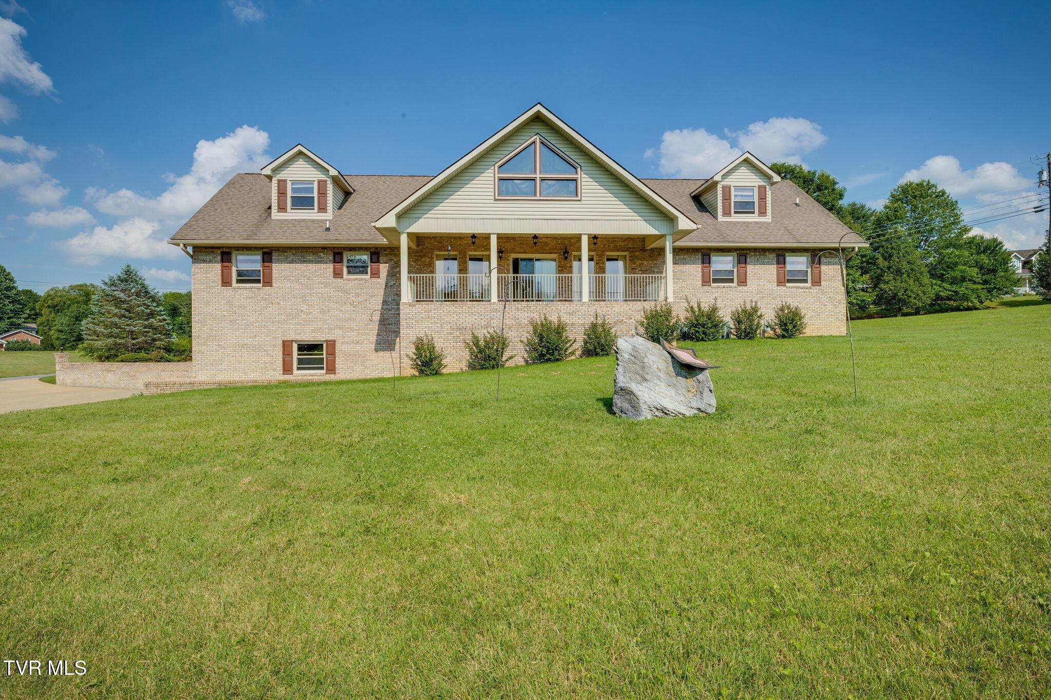6125 Old Jonesboro Road Bristol, TN 37620 - Photo 4 of 50 004