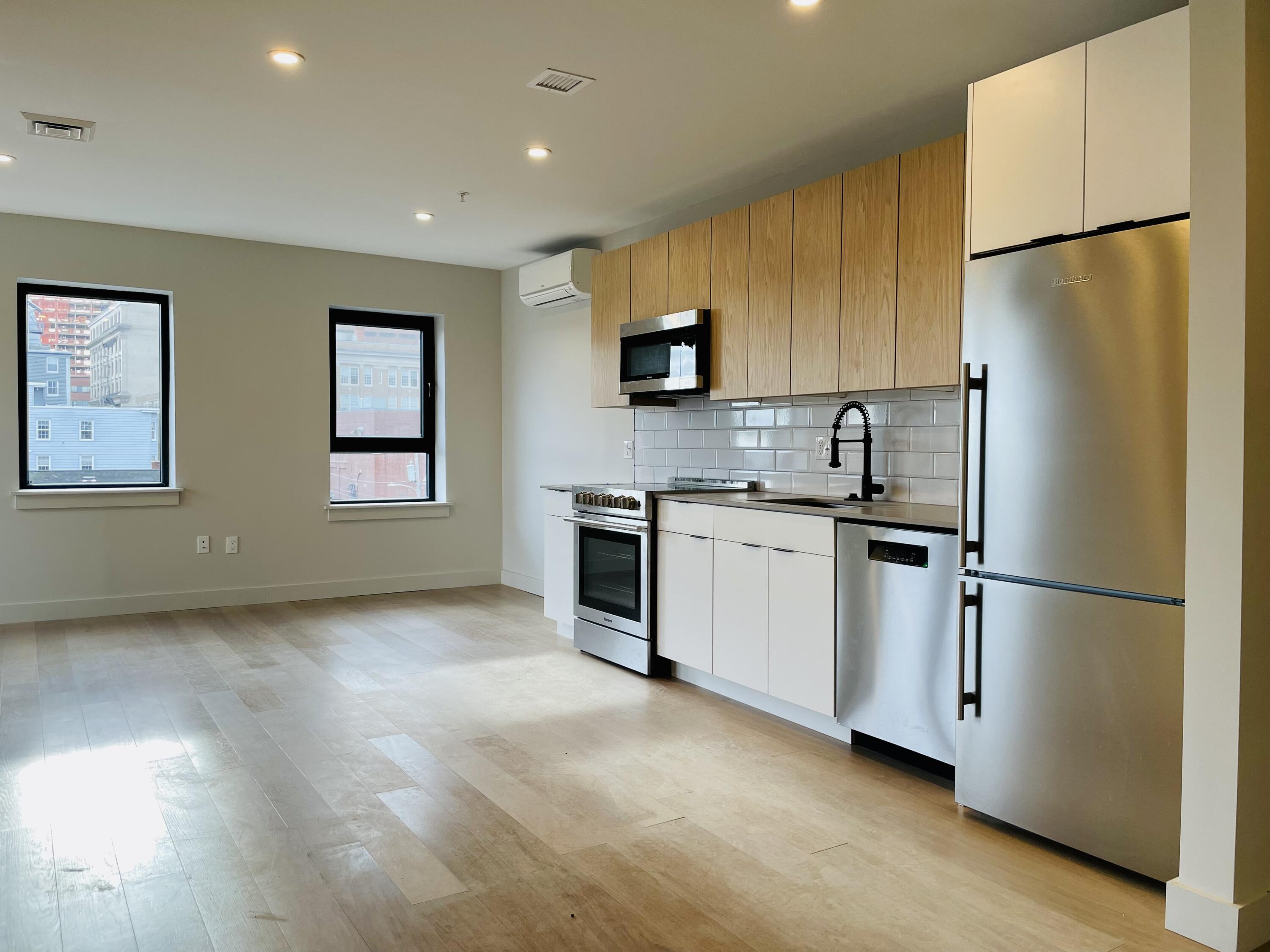 75 Chestnut Street, Unit 601 Portland, ME 04101 - Photo 3 of 38 601 Kitchen