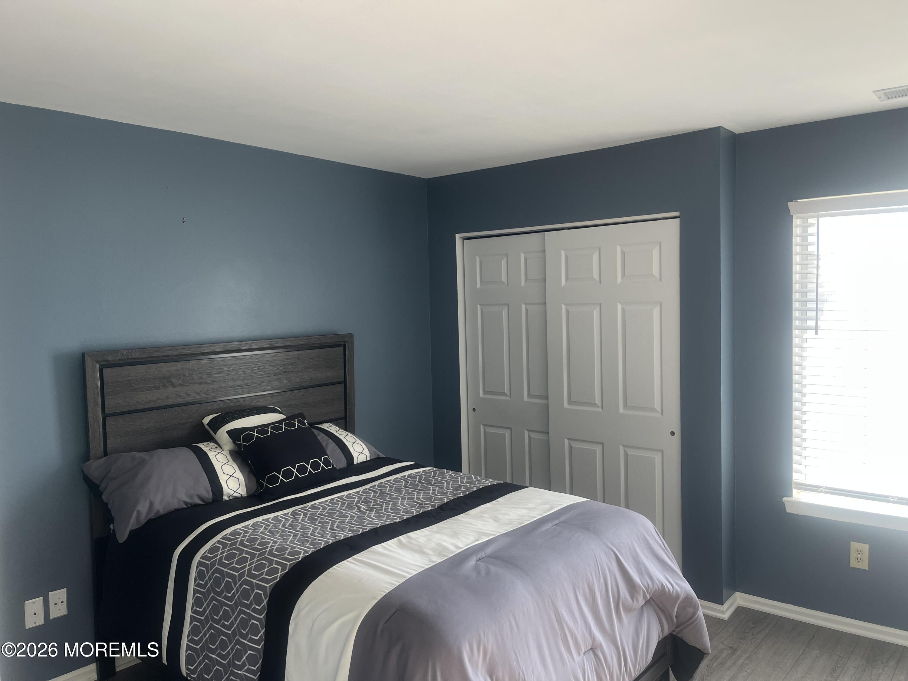 18 Birchwood Road Bedminster, NJ 07921 - Photo 13 of 17 18 i