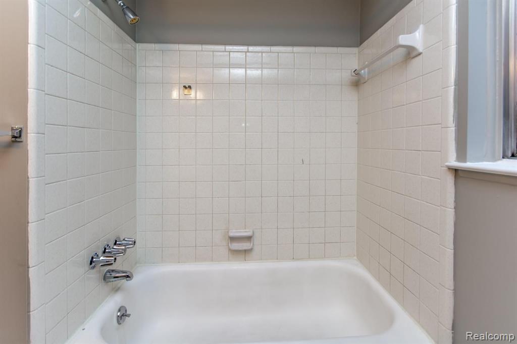 8124 Ritter Street Center Line, MI 48015 - Photo 17 of 21