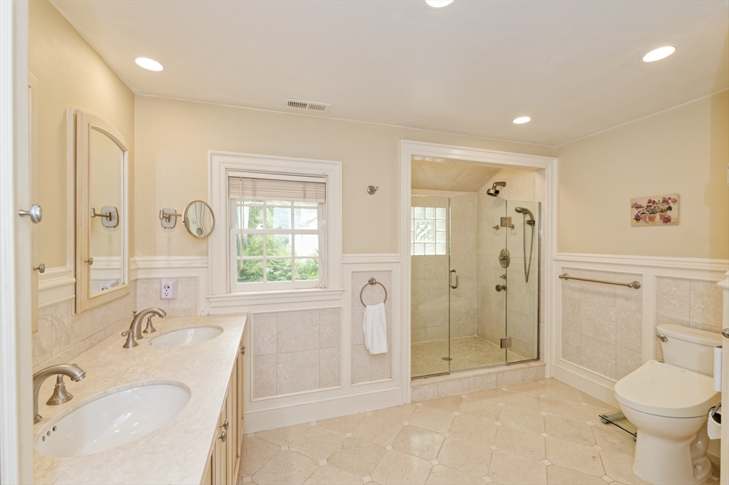 133 Arnold Road Newton, MA 02459 - Photo 12 of 42