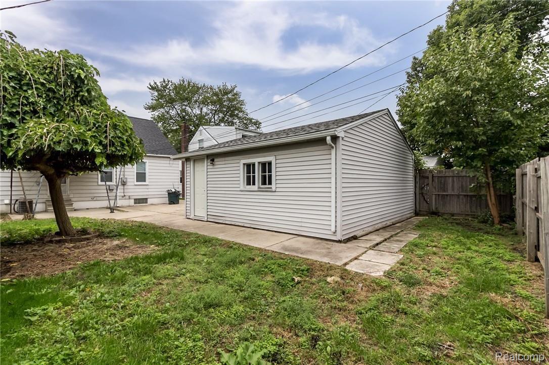 6745 Pelham Road Allen Park, MI 48101 - Photo 21 of 22 6745 Pelham-21.jpg