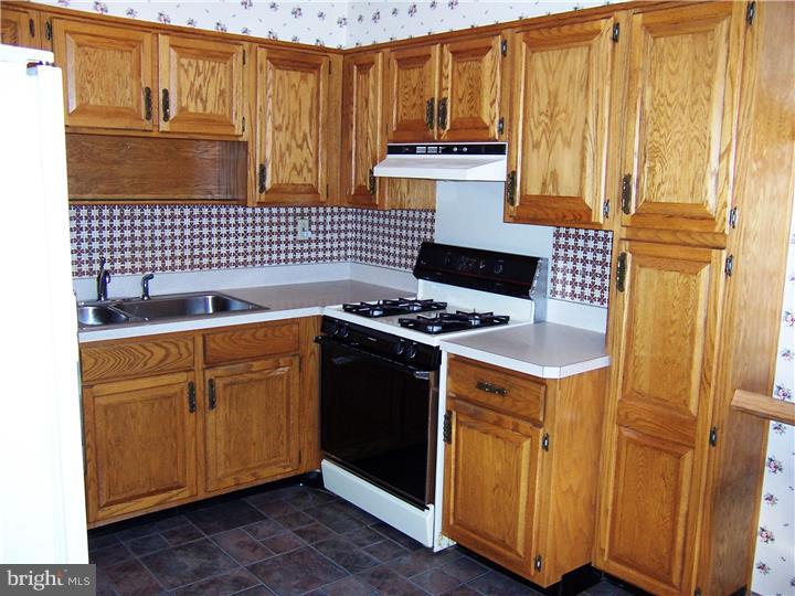 3331 Rambler Road Bensalem, PA 19020 - Photo 7 of 20 Kitchen