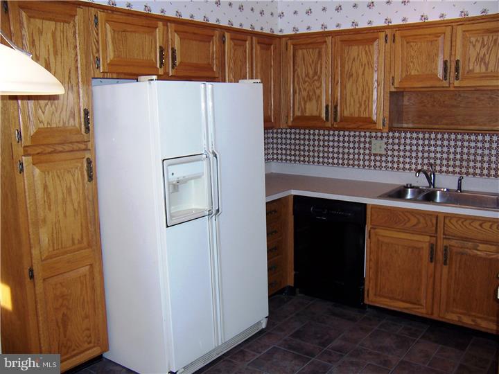 3331 Rambler Road Bensalem, PA 19020 - Photo 8 of 20 Kitchen