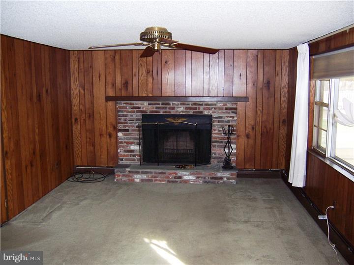 3331 Rambler Road Bensalem, PA 19020 - Photo 10 of 20 Family Room