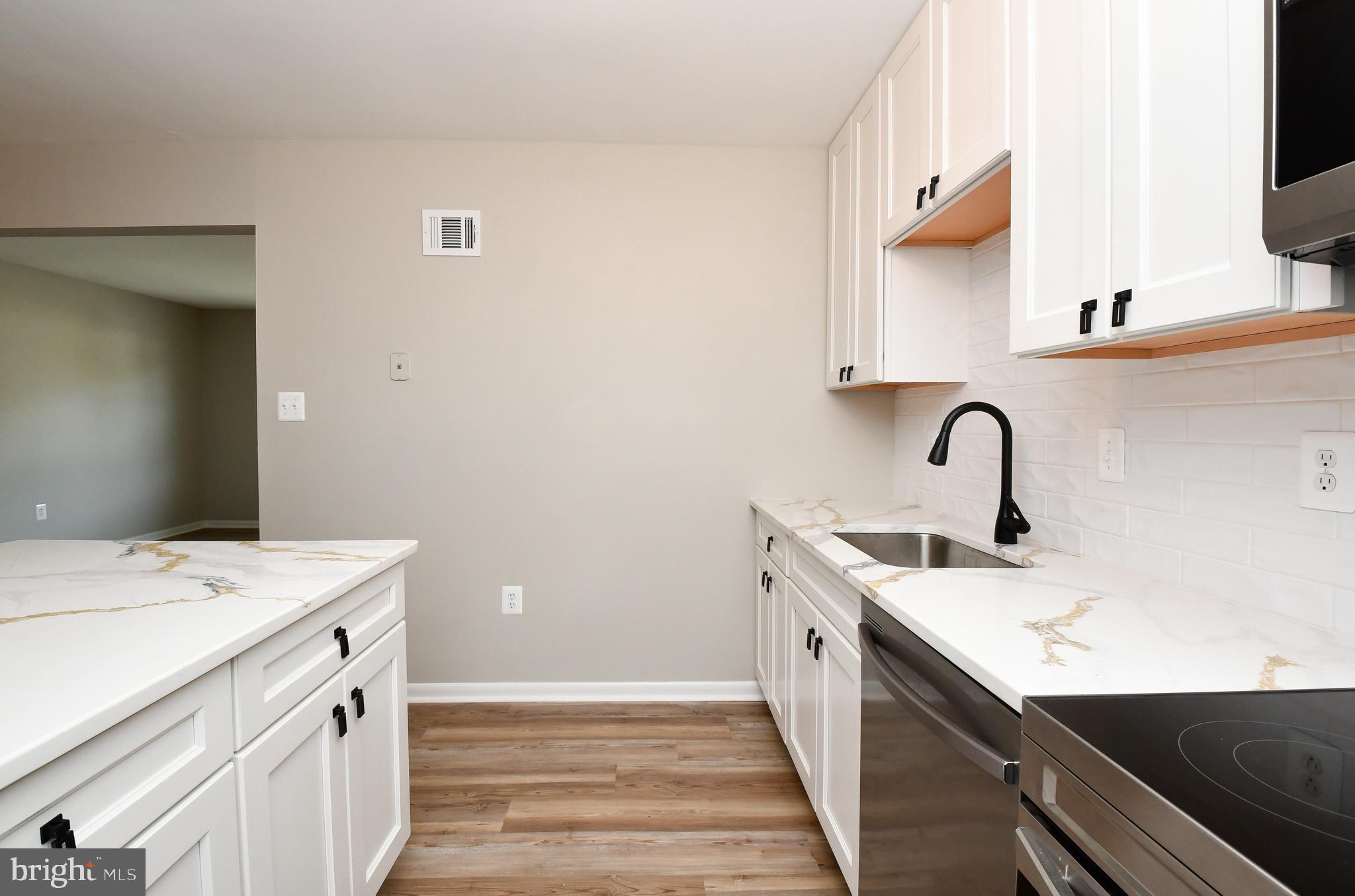 13409 Delaney Road Woodbridge, VA 22193 - Photo 16 of 38 Gallery Image 16