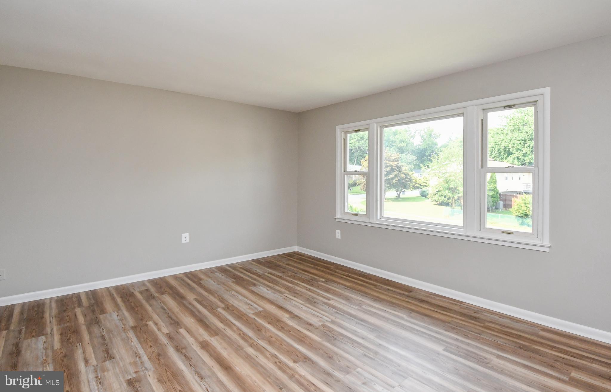 13409 Delaney Road Woodbridge, VA 22193 - Photo 7 of 38 Gallery Image 7