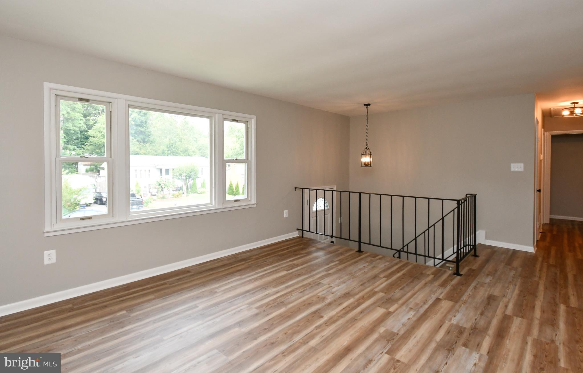 13409 Delaney Road Woodbridge, VA 22193 - Photo 8 of 38 Gallery Image 8