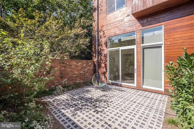 $5,995 | 446 Ridge Street Northwest, Washington, DC 20001