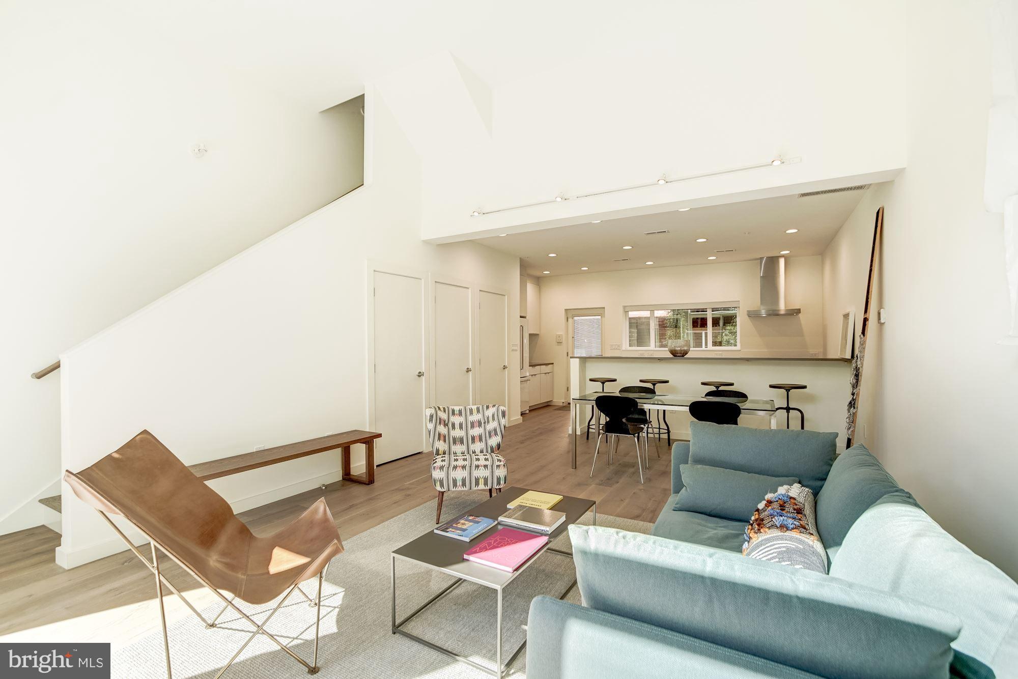 446 Ridge Street Northwest Washington, DC 20001 - Photo 4 of 19